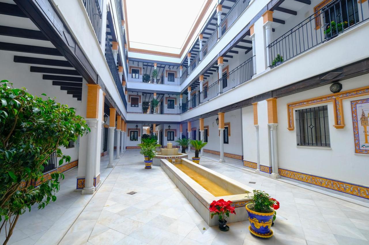 Patio Rialto Apartment Севілья Екстер'єр фото