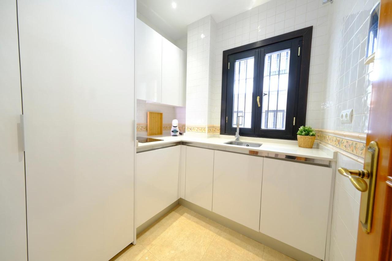 Patio Rialto Apartment Севілья Екстер'єр фото
