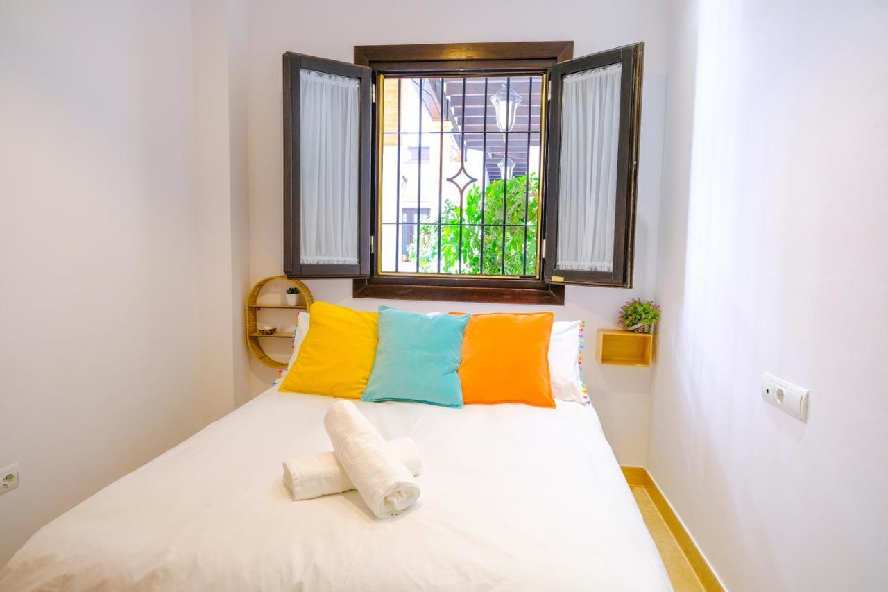 Patio Rialto Apartment Севілья Екстер'єр фото